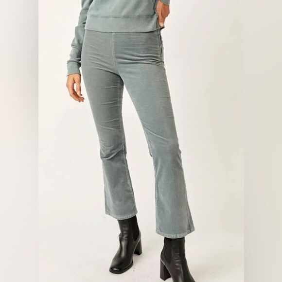 We the Free in My Feelings Pull on Mid Rise Cropped Boot Jeans Women Size S NWT - Picture 1 of 9